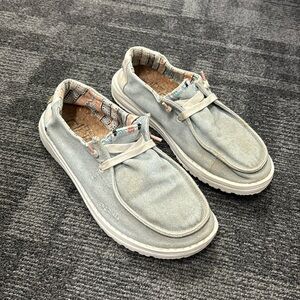 Hey Dude Wendy BoHo light denim size 6